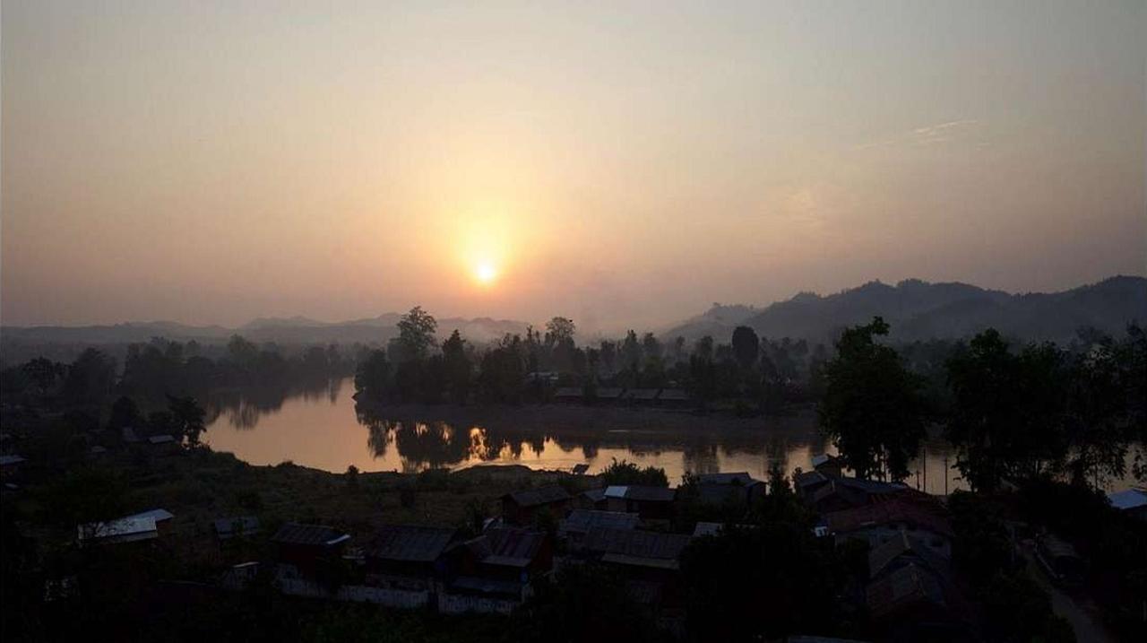 Red Dragon Hotel Hsipaw Exterior photo