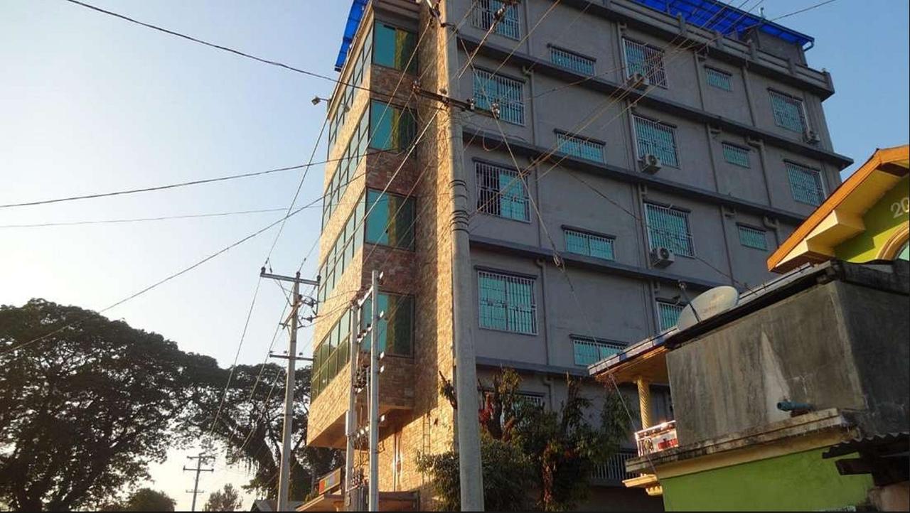 Red Dragon Hotel Hsipaw Exterior photo