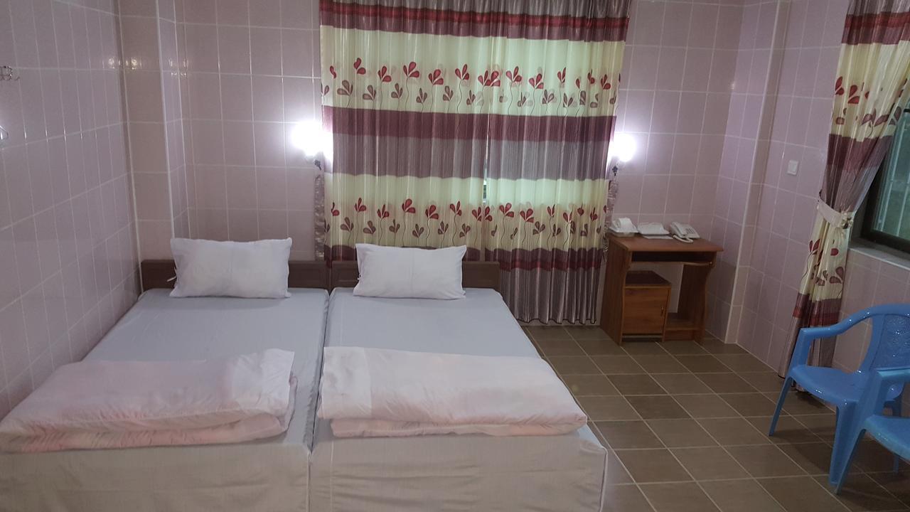 Red Dragon Hotel Hsipaw Exterior photo