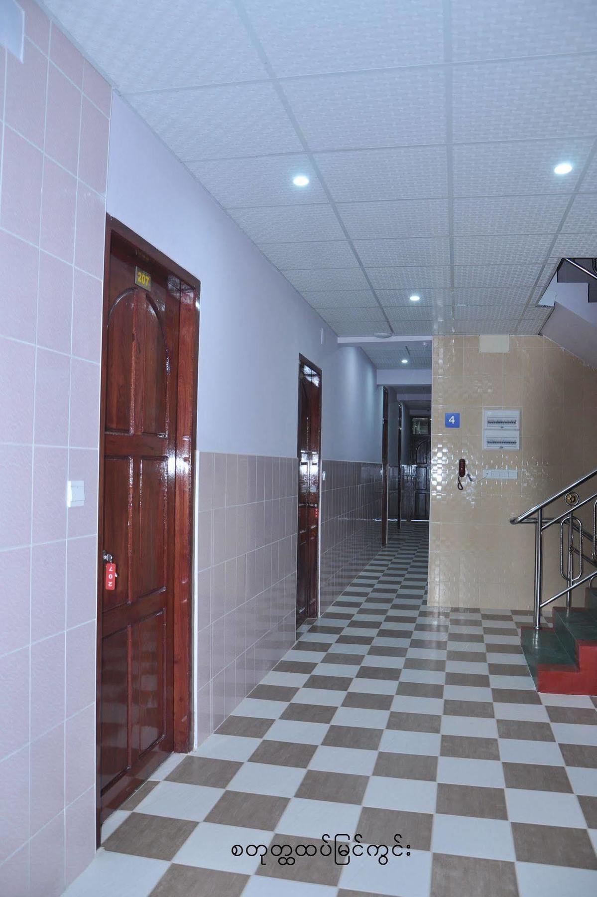 Red Dragon Hotel Hsipaw Exterior photo
